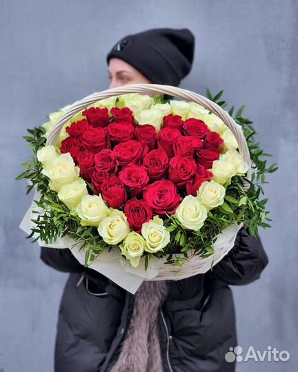 Роскошная Корзина из 51 Розы