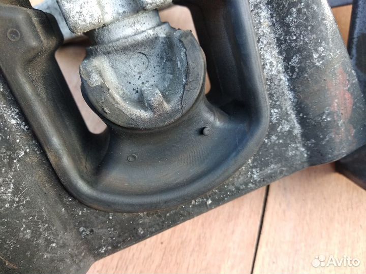 Подушка двигателя Honda Cr-V RE4 к24z R20A