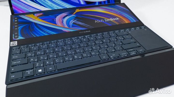 Asus ZenBook Pro Duo с 2мя дисплеями Oled UX582ZW
