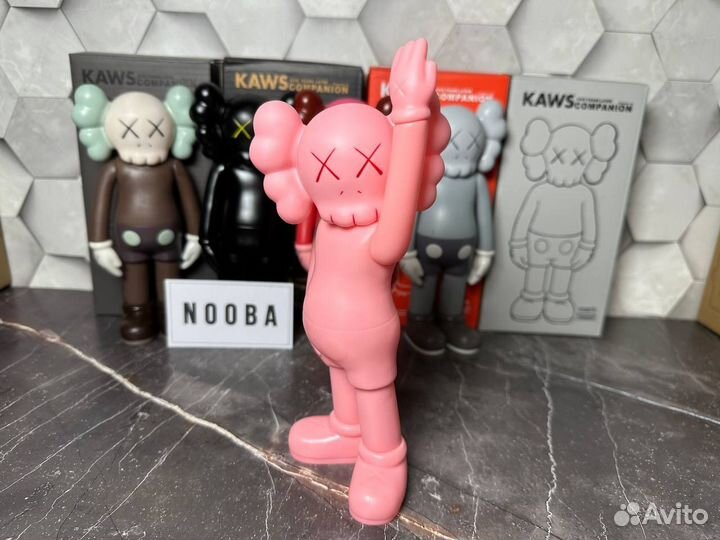 Фигурки Kaws