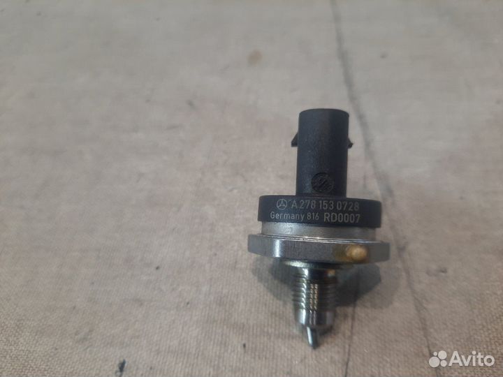 Датчик давления топлива Mercedes A180 W176 270.910