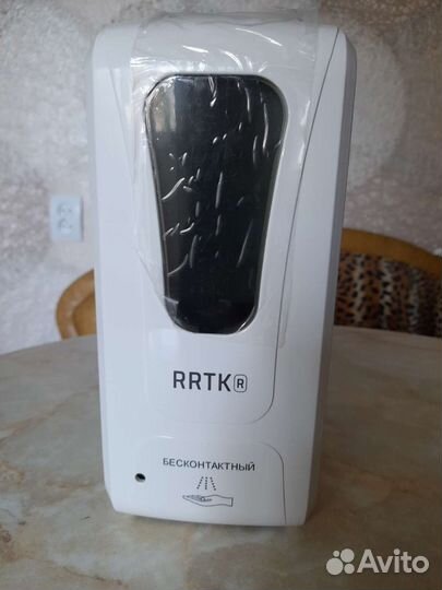 Диспенсер для антисептика