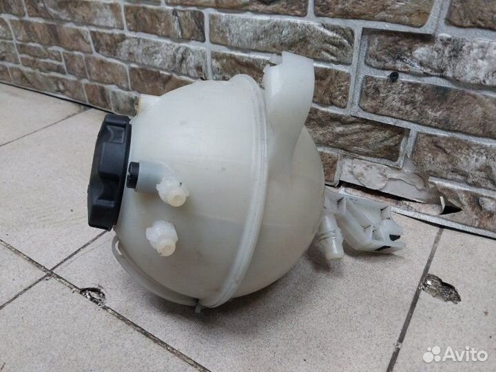 Бачок расширительный Bmw 5-Series G30 3.0 2016