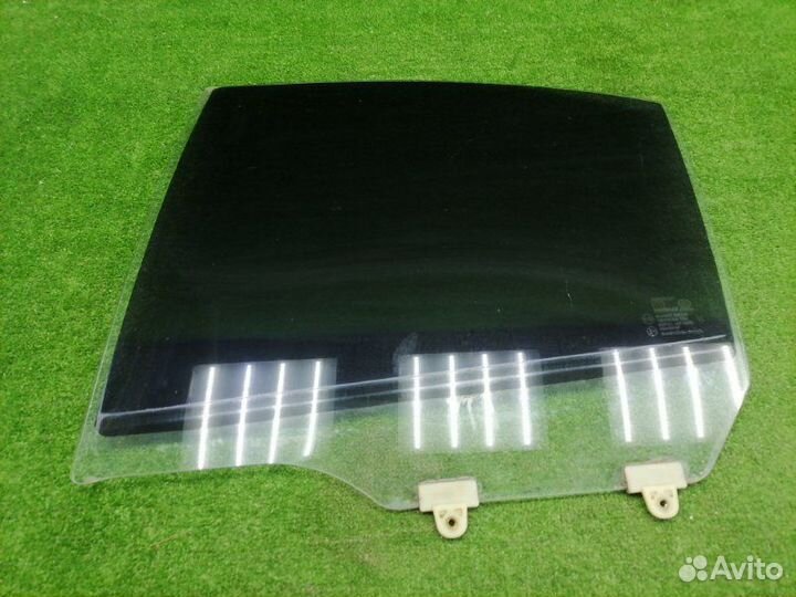 Стекло двери Nissan Almera Classic 2006-2012