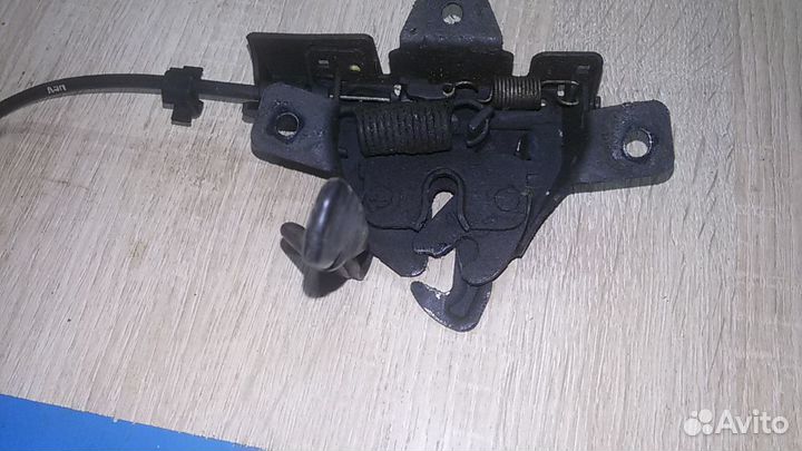 Замок капота Hyundai Solaris 2012