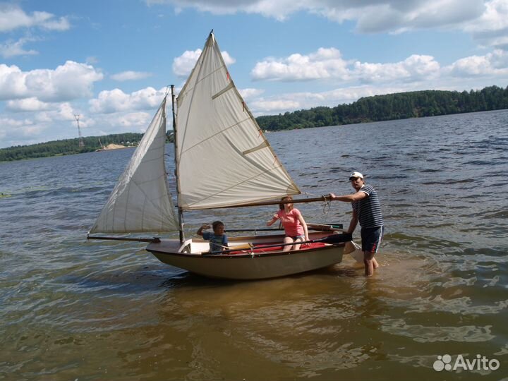 Парусный швертбот типа Оптимист