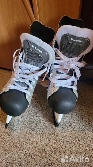 Коньки хоккейные детские