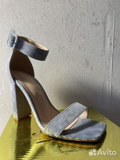 Босоножки на каблуке женские 38 размер
