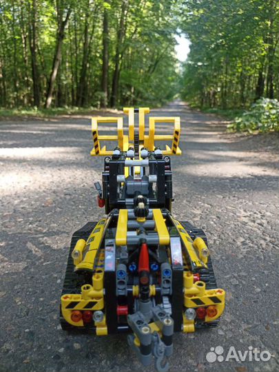 Lego Technic 42094 Гусеничный погрузчик