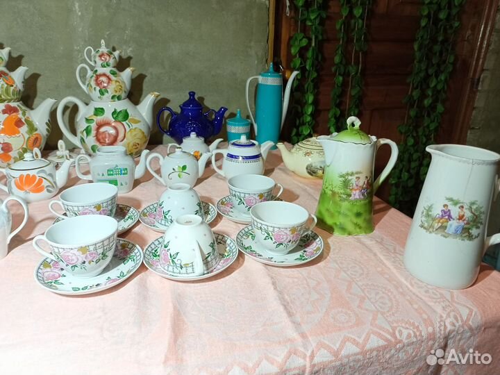 Фарфоровые чайники