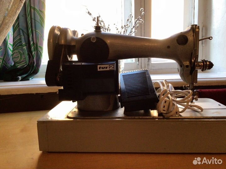 Швейная машина подольская