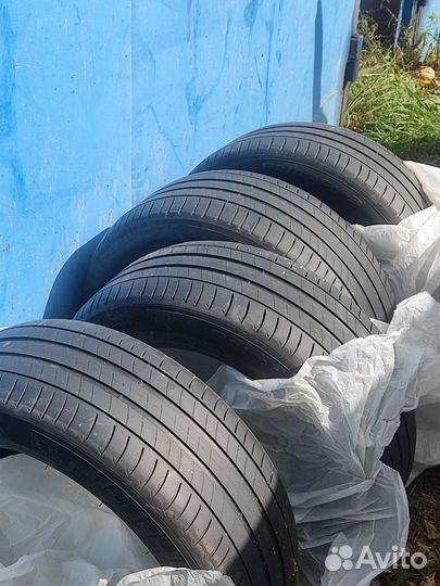 Michelin Agilis 81 215/55 R16