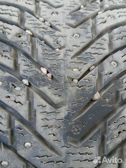 Nokian Tyres Hakkapeliitta 8 215/55 R17