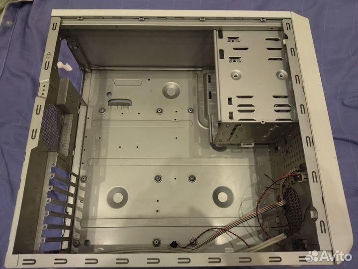 Ретро компьютерный корпус ATX из толстого металла