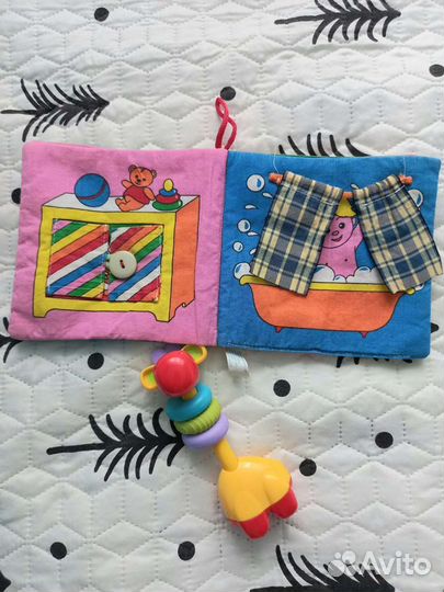 Мягкая развивающая книжка