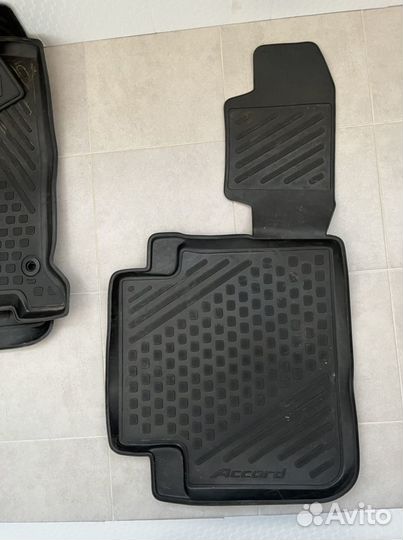 Задние Резиновые коврики Honda Accord IX