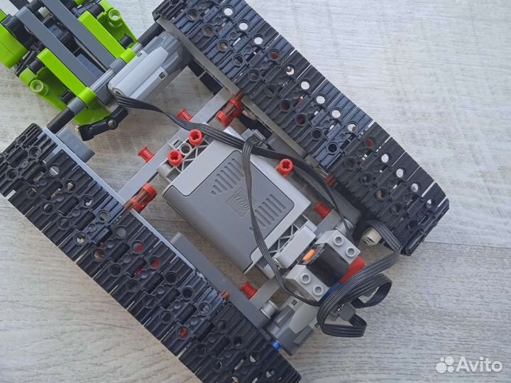 Lego technic скоростной вездеход на пульте