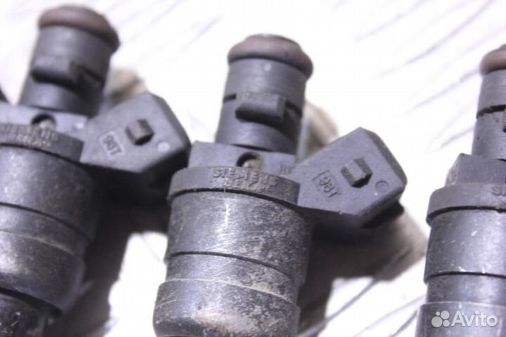 Форсунка двигателя Clk 208