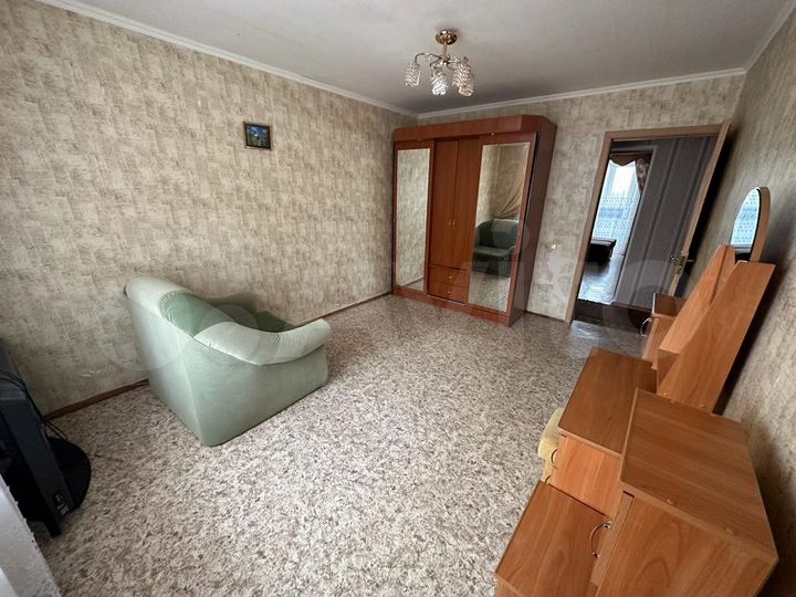 3-к. квартира, 81 м², 8/10 эт.