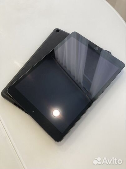 Планшет Apple iPad 10.2 Wi-Fi+Cellular 32GB Space