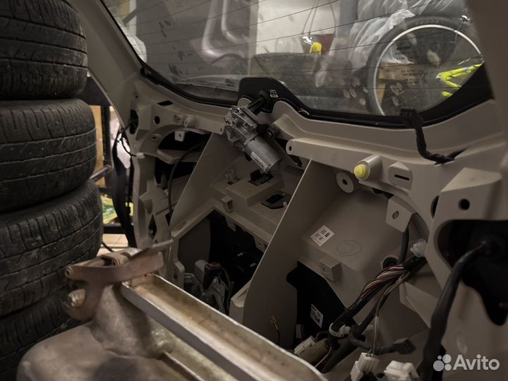 Крышка багажника на nissan X-trail T32