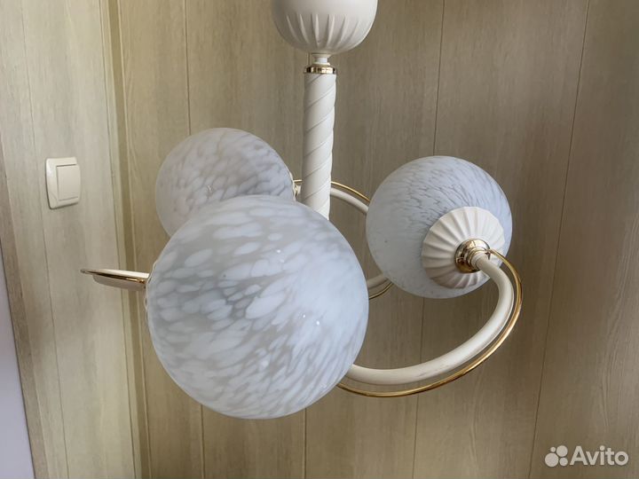 Люстра потолочная белая