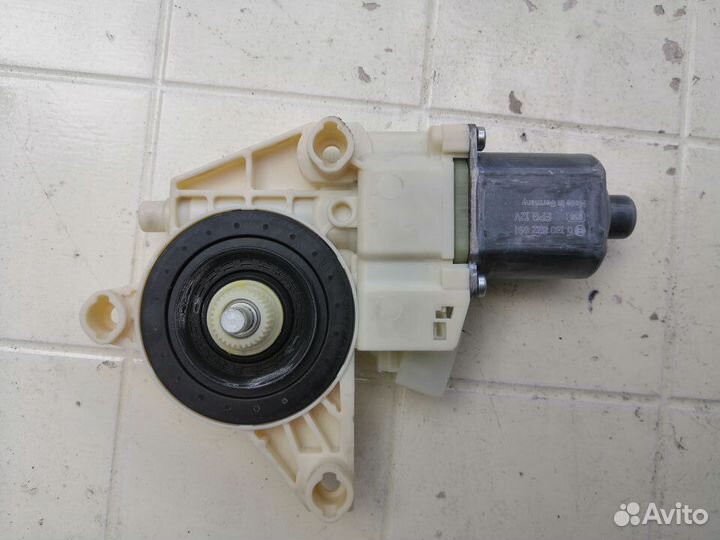 Мотор стеклоподъемника Mercedes Benz GLA X156 2017