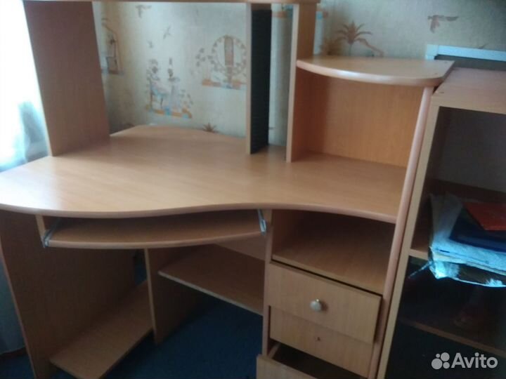 Продается компьютерный стол