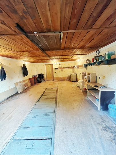 Гараж, > 30 м²