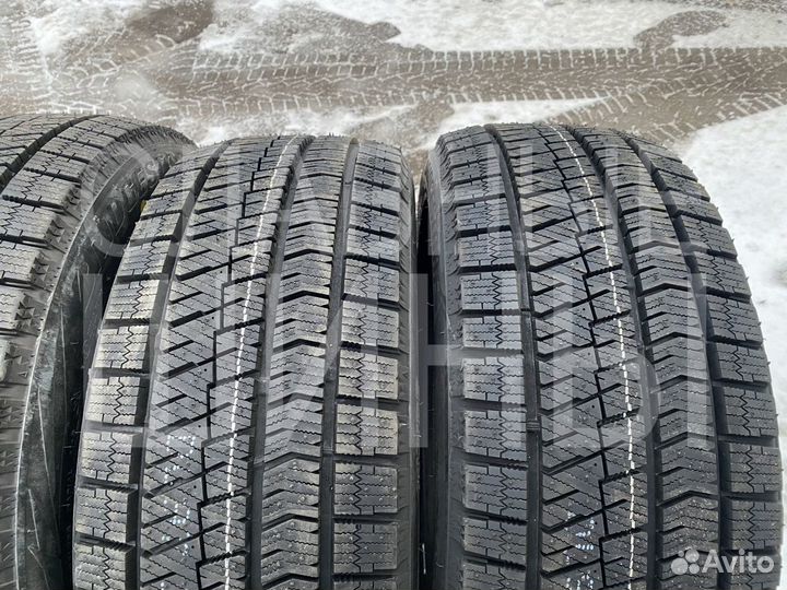 Bridgestone Blizzak Ice 215/50 R17 95S