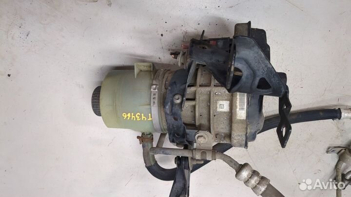 Насос усилителя руля Opel Vivaro, 2016