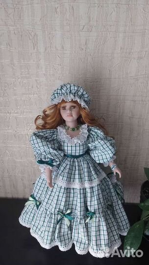 Кукла фарфоровая коллекционная
