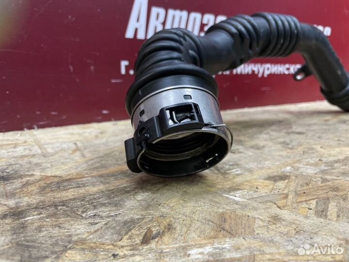 Патрубок интеркулера Renault Duster