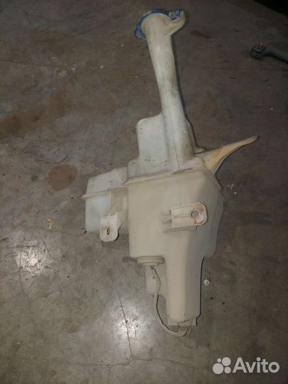 Бачок омывателя на hyundai solaris 1