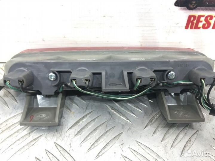 Фонарь задний Mitsubishi Space Wagon минивен 2