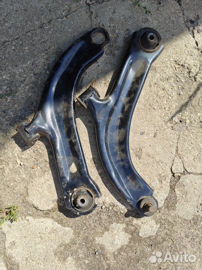 Рычаги передние Ниссан Ноут