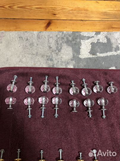 Ручки для шкафов и дверей