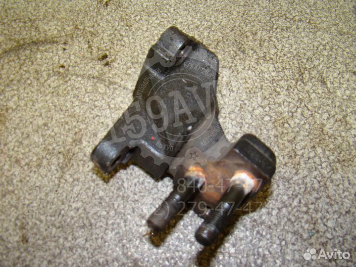 Кронштейн двигателя правый Hyundai Elantra (XD) 2