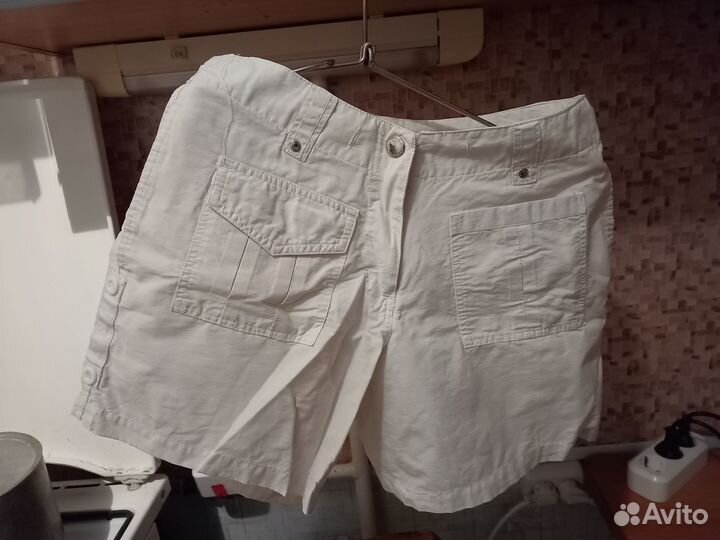 Шорты и бриджи женские