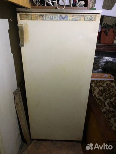 Холодильник бу полюс