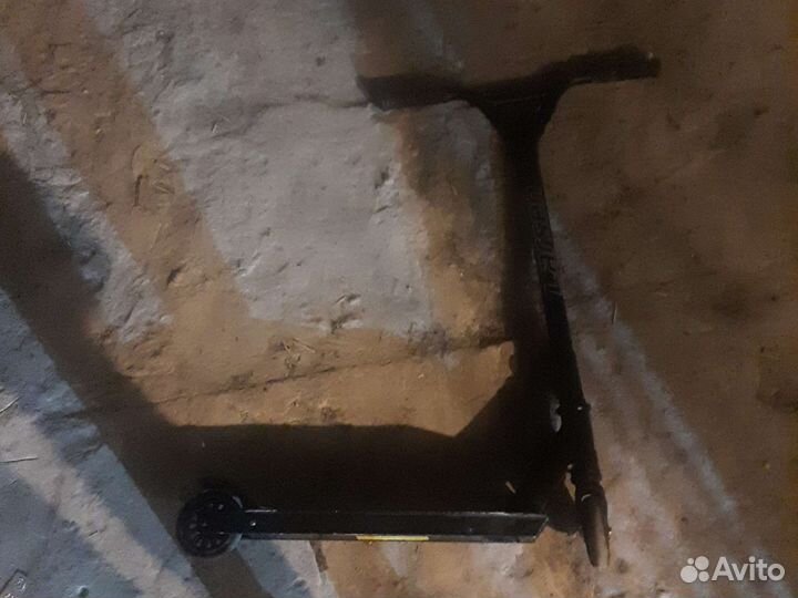 Трюковой самокат larsen