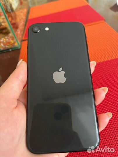 iPhone SE (2020), 64 ГБ