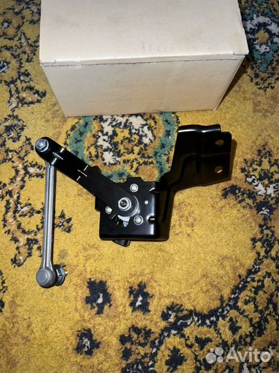 Датчик положения кузова задний Mitsubishi 8651A047