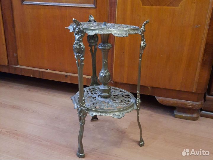 Подставка для цветов напольная металлическая