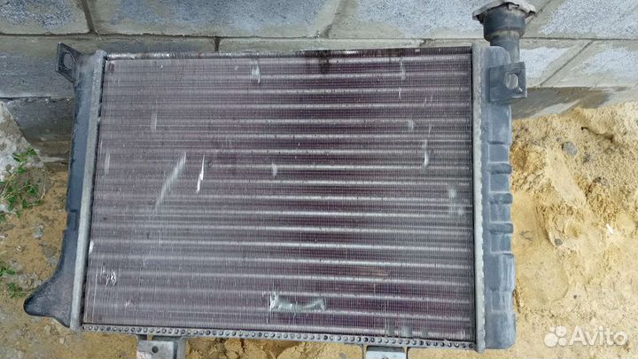Продам радиатор б у ваз 2107