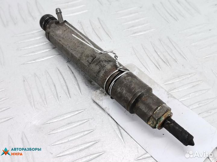 Форсунка Volkswagen Passat B3 1997 028130201G