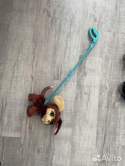 Интерактивная игрушка собака на поводке furreal