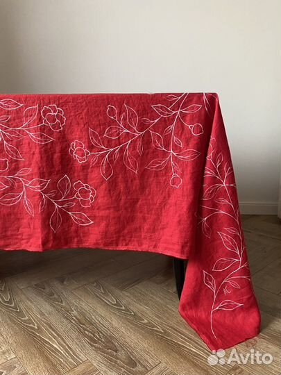 Льняная скатерть с ручной росписью