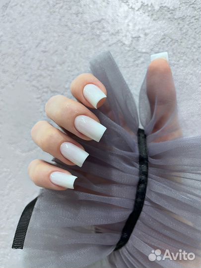 Маникюр с укреплением, наращивание ногтей, педикюр