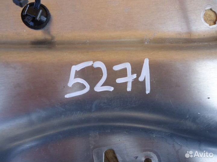 Кронштейн Mercedes-Benz C-Class W204 271.860